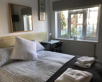 Station Approach - Solihull - Bedroom