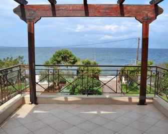 Villa Bella Loukisia - Chalcis - Balcony