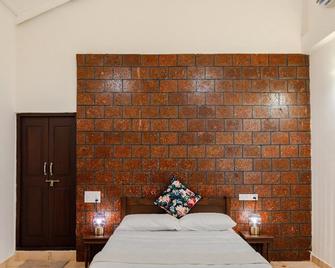 Secluza Resort - Chikamagalur - Bedroom