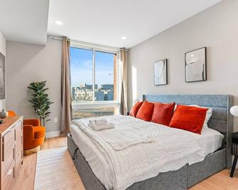 Modern 1BR w/ King Bed|W/D|Rooftop|10 mins to CC! - Filadelfia - Habitación