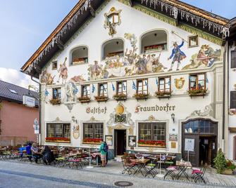 Hotel & Gasthof Fraundorfer - גרמיש-פרטנקירכן - בניין
