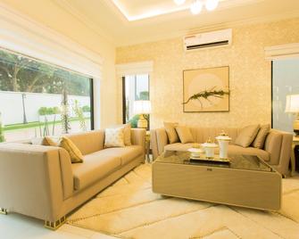 Kumasi Luxury Apartments @ The Fairview - Kumasi - Living room