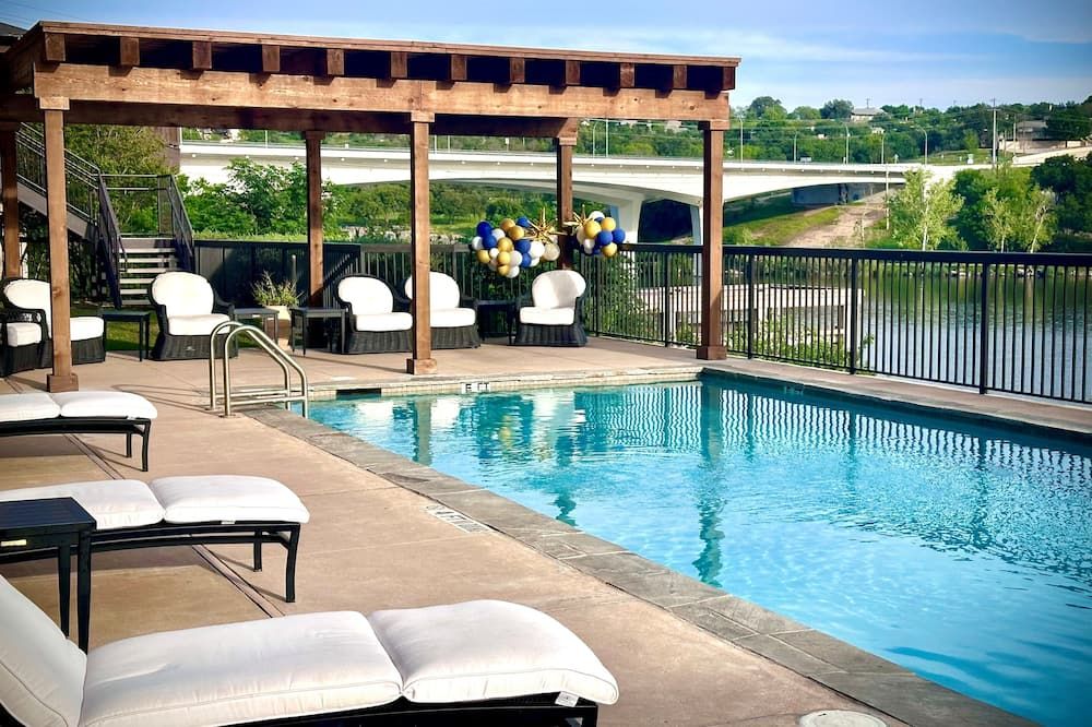 Hidden Falls Inn - Marble Falls - Piscina