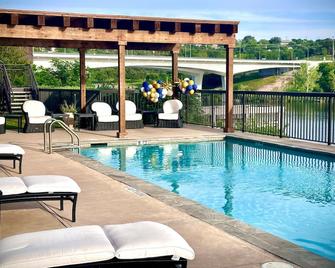 Hidden Falls Inn - Marble Falls - Bazén