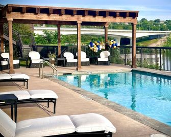 Hidden Falls Inn - Marble Falls - Piscina