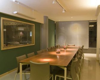 Urbana Class Hotel - Mendoza - Restaurant