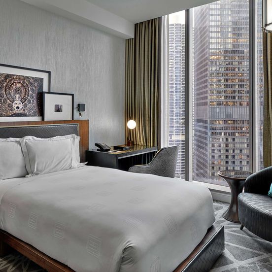 Bedroom view of LondonHouse Chicago, Curio Collection by Hilton