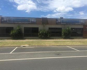 Amble Inn - Warwick - Building
