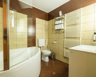Pensiunea Floarea Soarelui Brasov - Braşov - Baño