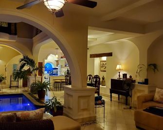 Casa Anita -Luxurious 2 Bedroom, 2.5 Bath private villa with saltwater Pool - Granada - Recepción