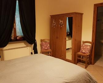 Azienda Agrituristica Lavagè - Rossiglione - Camera da letto