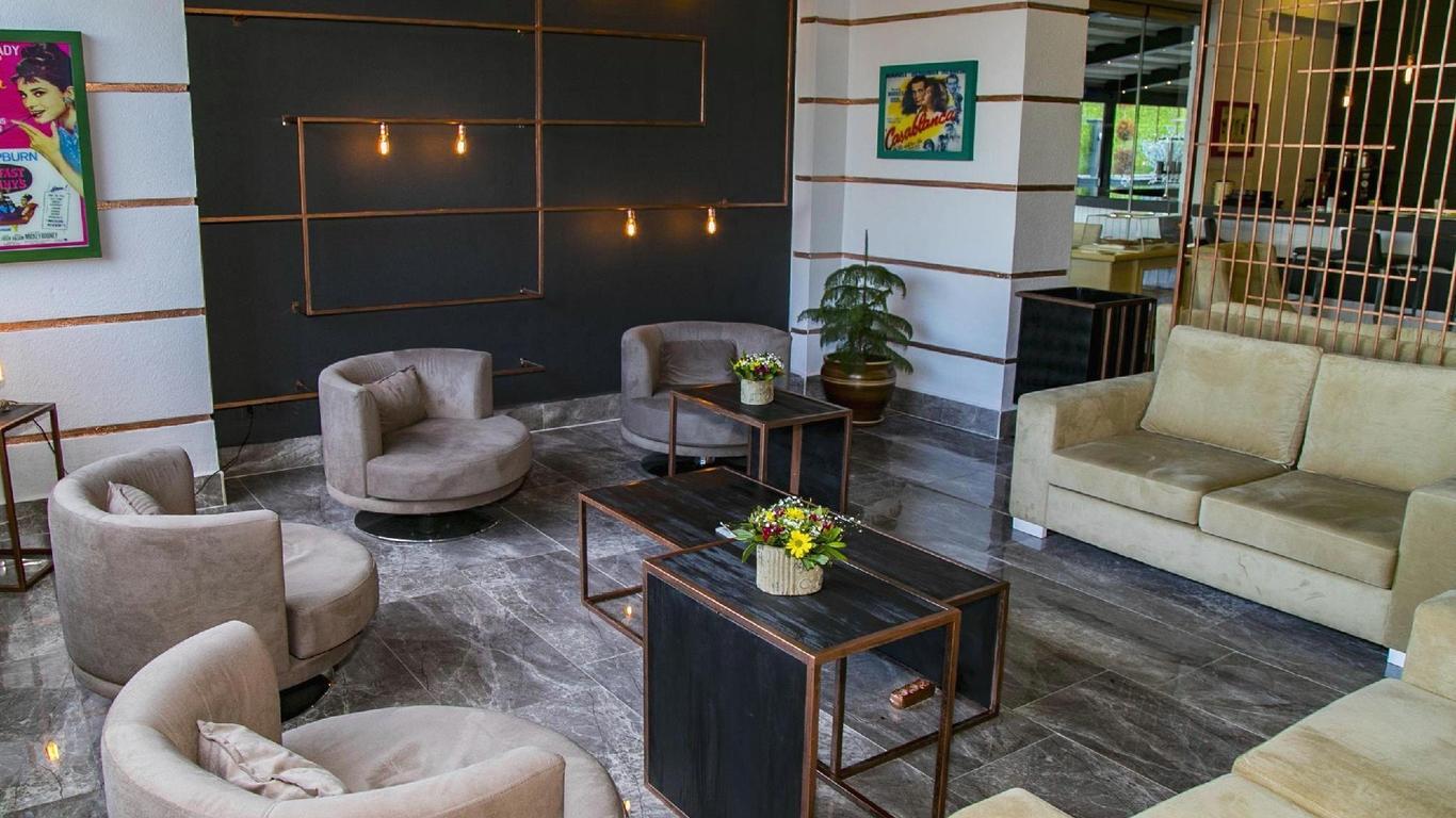 Mayi Hotel