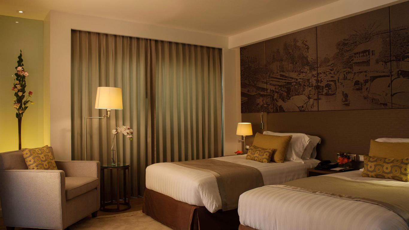 Grand Diamond Suites Hotel