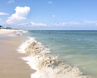 Quaint Bald Head Island Cottage close to East Beach with access to BHI Club - Bald Head Island - Beach