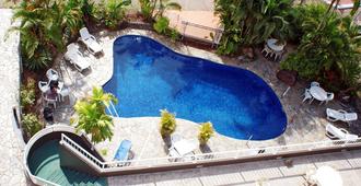 Cairns Plaza Hotel - Cairns - Pool