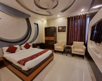 Hotel Vitthal International - Prayagraj - Bedroom