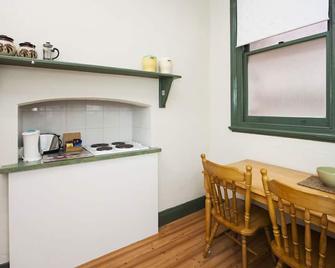 Ballarat Serviced Apartments - Ballarat - Kitchen