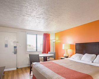 Budget Inn-Norfolk, Va - Oceanview - Norfolk - Bedroom