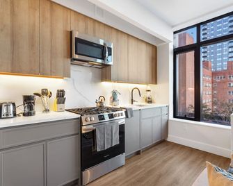 Discover Brooklyn Where Comfort Meets City Vibes - Brooklyn - Kitchen