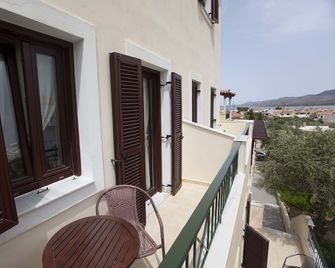 Berdoussis Hotel - Elafonisos - Balkon