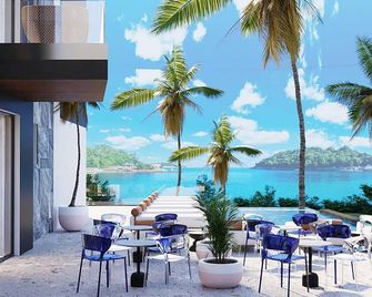 Sunlight Hotel - Ksamil - Patio