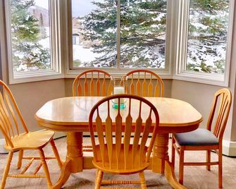 إي 3 فيرواي فيليدج كوندو وذ جريت ماونتن فيوز 8 مينوت ووك فروم امني مونت واشنطن هوتل - كارول (نيو هامبشير) - غرفة طعام