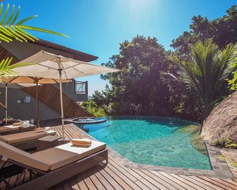 Hotel Vila Kebaya - Ilhabela - Pool