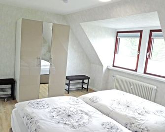 Peedy's luxuriöse 60m² Wohnung mit Balkonterrasse - Stade - Bedroom