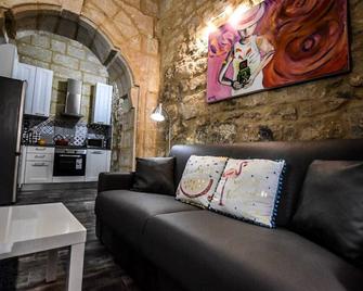 Historic Townhouse in Birgu Center - Birgu - Living room