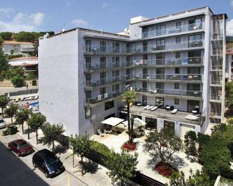 Summer Hotel - Calella - Building