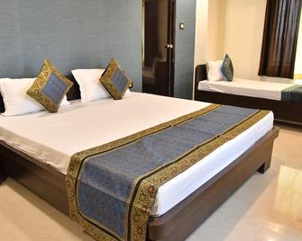 Hotel Galaxy 16 - Bhāgalpur - Bedroom
