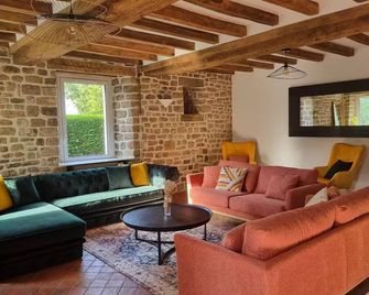 Au Mont De La Quintine # Piscine & Jacuzzi # - Saint-Quentin-sur-le-Homme - Salon