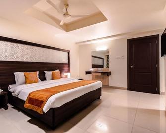 Hotel Veer Residency - Panvel - Bedroom