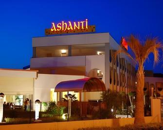 Ashanti Aparthotel - Bibione - Building
