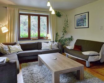 Holiday Home in Chevron With Garden, Terrace, Bbq, Parking - Stoumont - Sala de estar