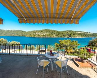 Guest House Radulj - Goveđari - Balkong