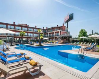 Hotel Isla de La Garena - Alcalá de Henares - Alberca
