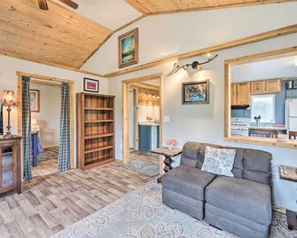 Secluded Kenai Peninsula Cottage in Ninilchik - Ninilchik