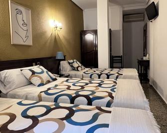 Hostal Sonsoles Madrid-Centro - Madrid - Habitación