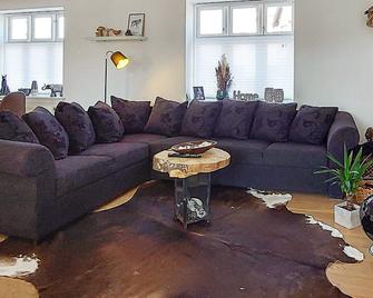 6 person holiday home in Frederikshavn-By Traum - Frederikshavn - Вітальня