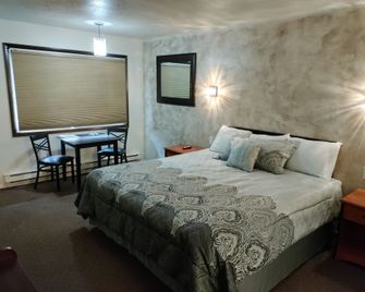 High Desert Inn - Salina - Bedroom