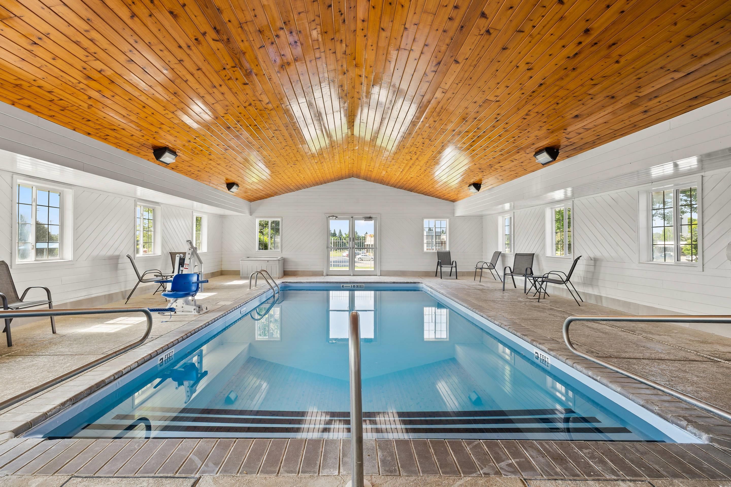 Sleep Inn & Suites Verona - Madison Southwest - Verona - Piscina