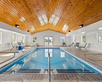 Sleep Inn & Suites Verona - Madison Southwest - Verona - Pool