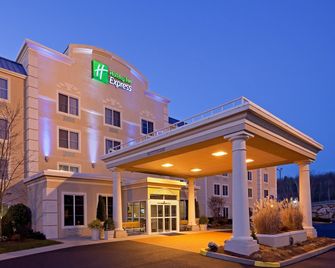 Holiday Inn Express Boston-Milford By IHG - Milford - Budova