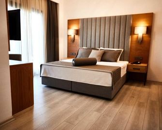 Ruwais Otel - Cesme - Bedroom