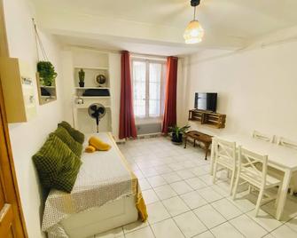 1-Centre-Ville Studio 25m2 Box A Bagages Gratuits - Carcassonne - Living room