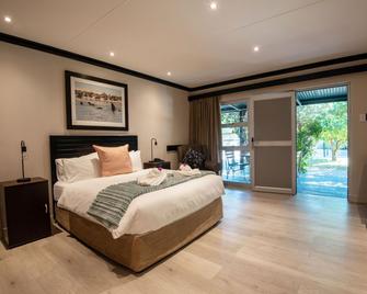 Arebbusch Travel Lodge - Windhoek - Bedroom