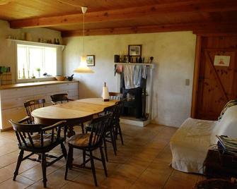 Farmhouse idyll at Møns Klint - Borre - Dining room