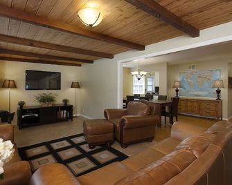 F-21 Castle House 1 - Anaheim - Sala de estar