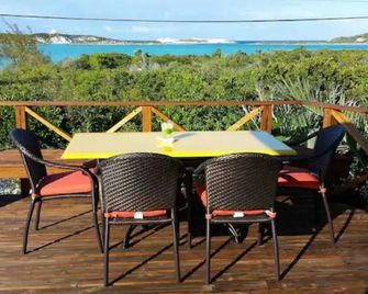 Ruby - Ocean view with privacy - Staniel Cay - Balcon